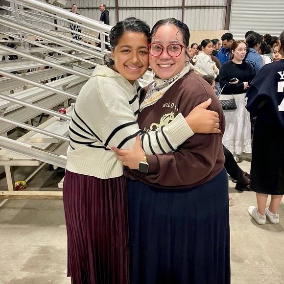 welcome to my closet, my name is makaylah💫 - Picture 7 of 11